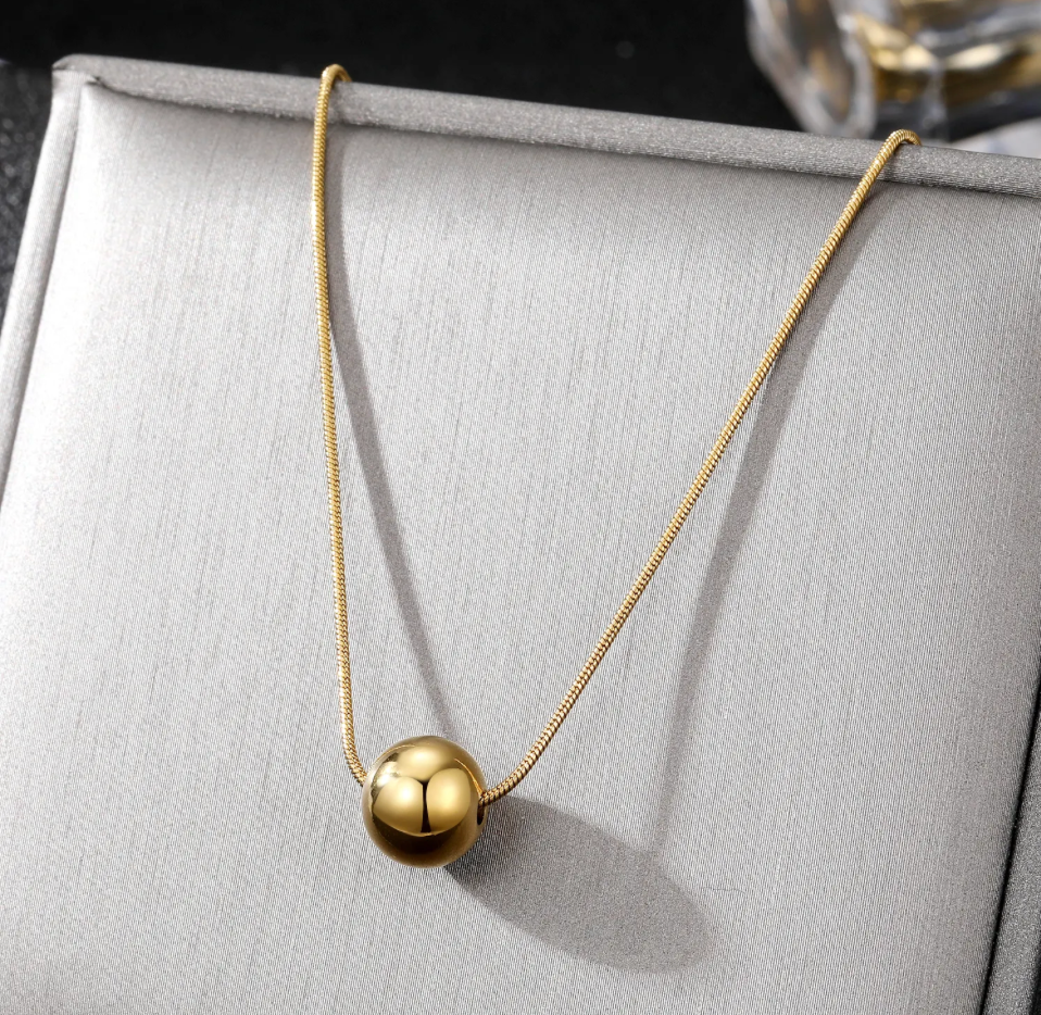 Grace Clavicle Ball Necklace