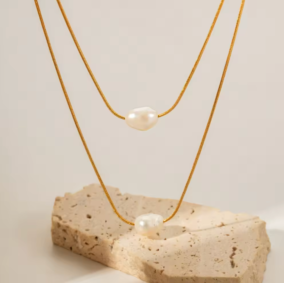 Daisy Dainty Pearl Necklace