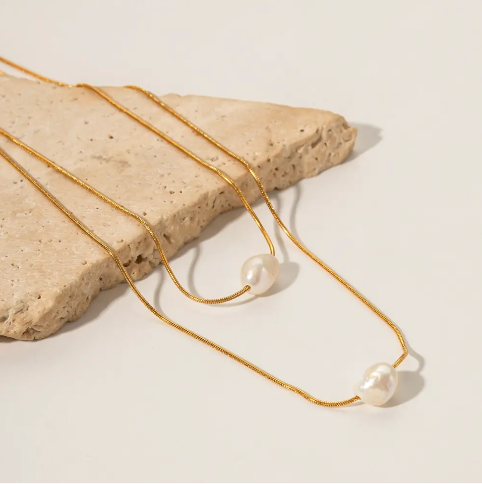 Daisy Dainty Pearl Necklace