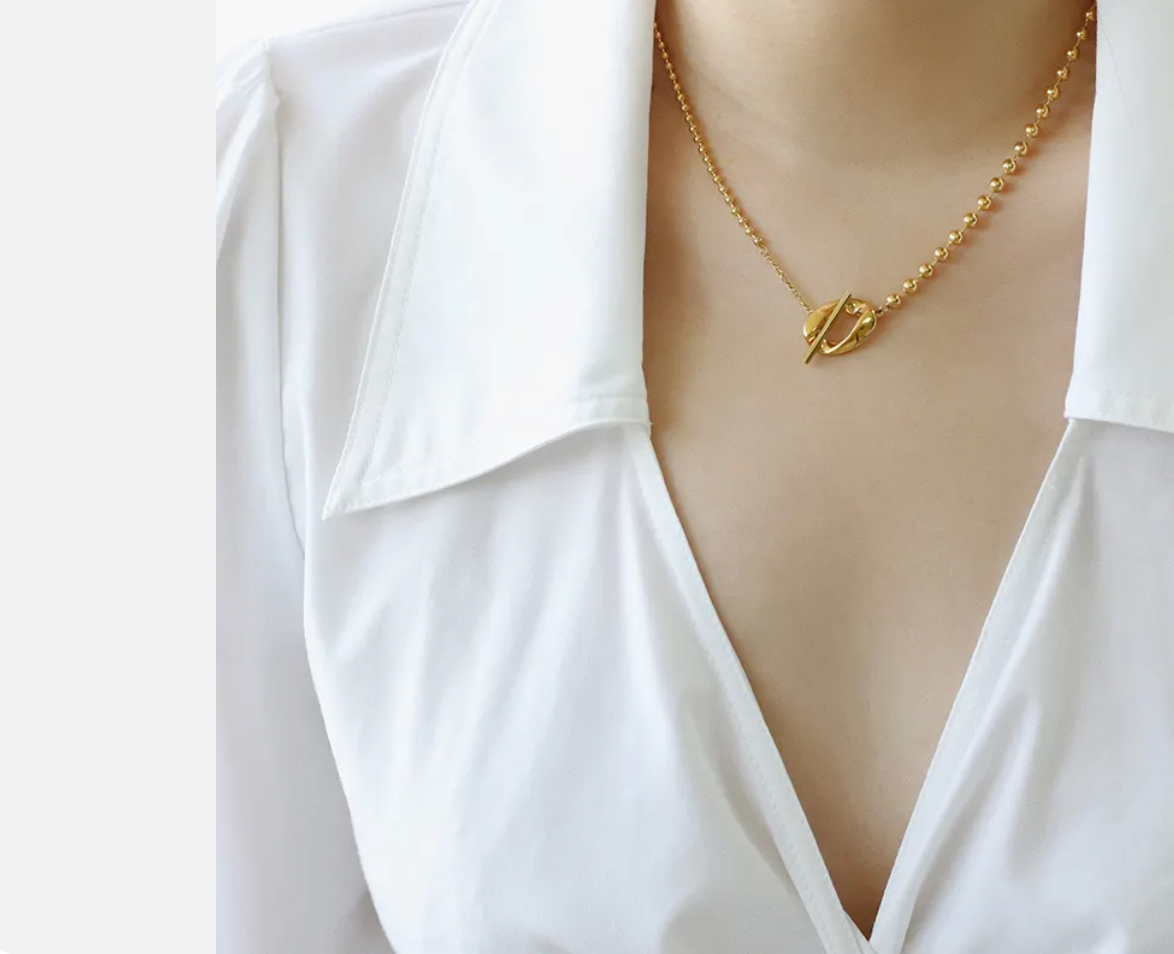 Lily Necklace